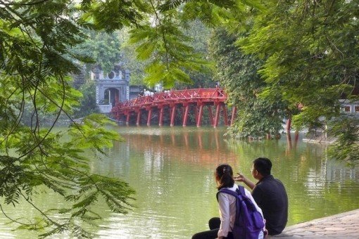 Hoan Kiem met de iconische brug