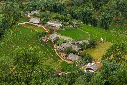 Klein dorp in de Muong Hoa-vallei