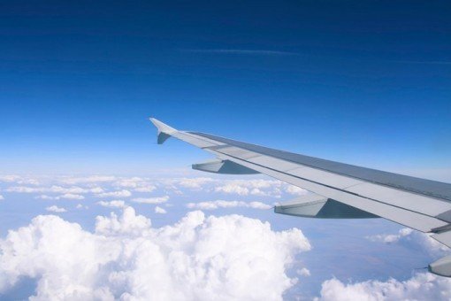 Vliegtuig op weg van Nederland naar Krabi