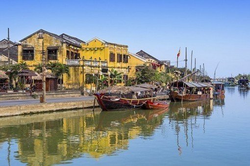 Traditionele bootjes in het oude stadsdeel van Hoi An