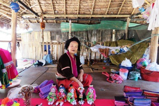 Etnische stammen in dorp Baan Tong Hill