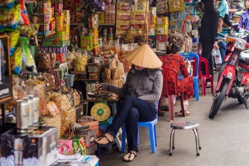 Lokale straatmarkt in Ho Chi Minhstad