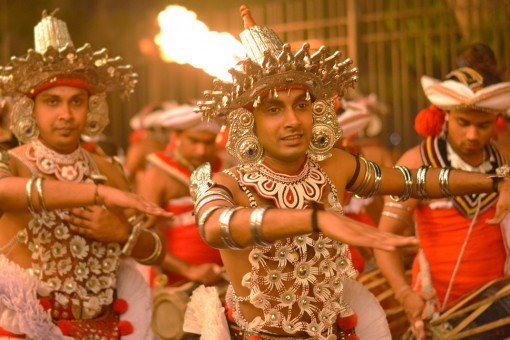 Traditionele dansers in Kandy